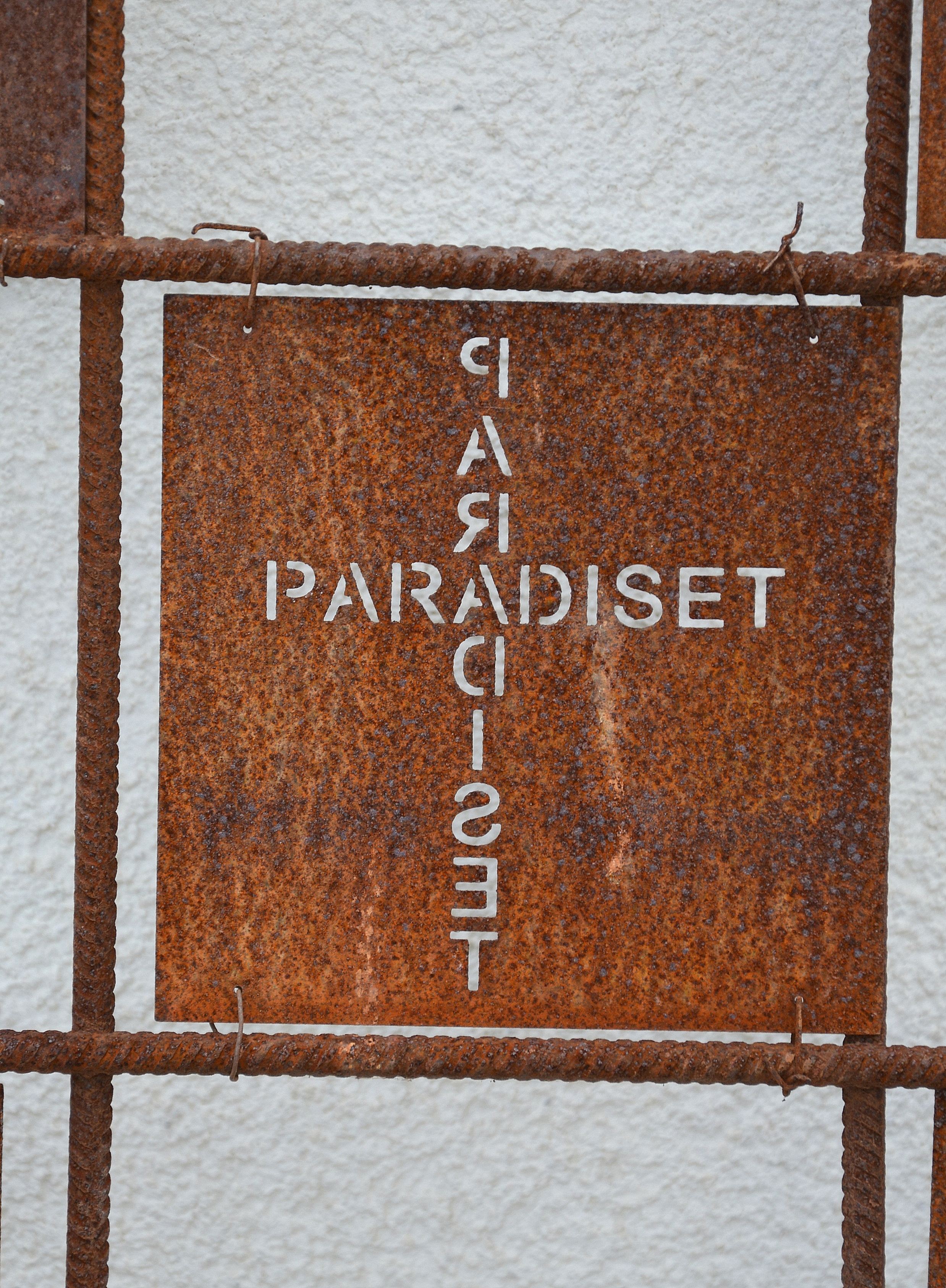Rostig skylt till armeringsnät PARADISET 14 cm