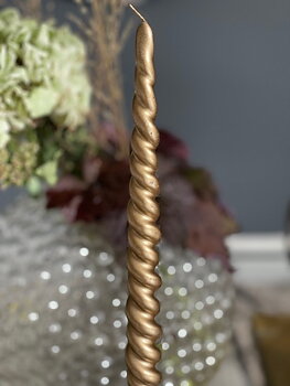 Twisted dark champagne