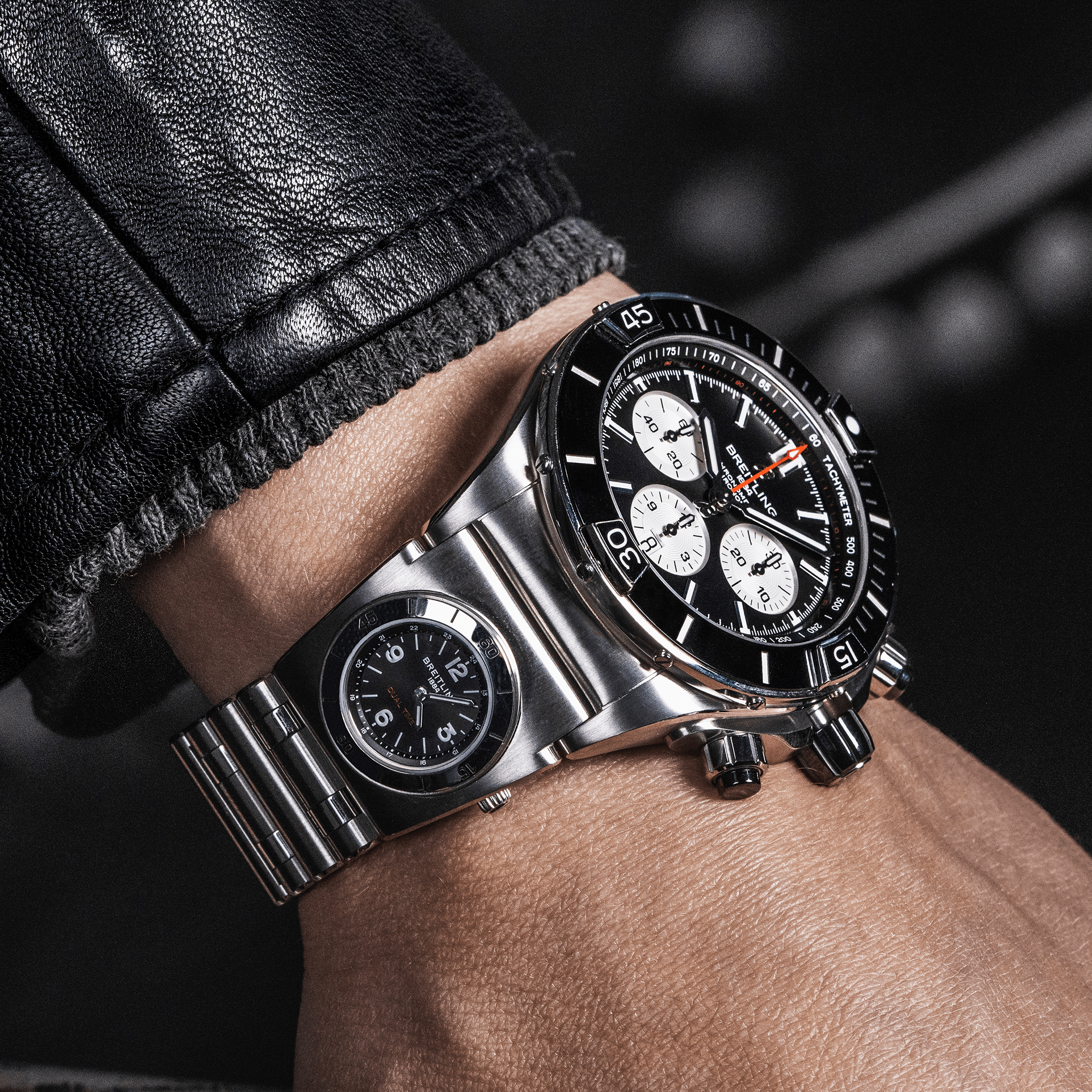 Breitling AB0136251B1A2 Breitling Super Chronomat B01 44 Stål Svart med UTC handled