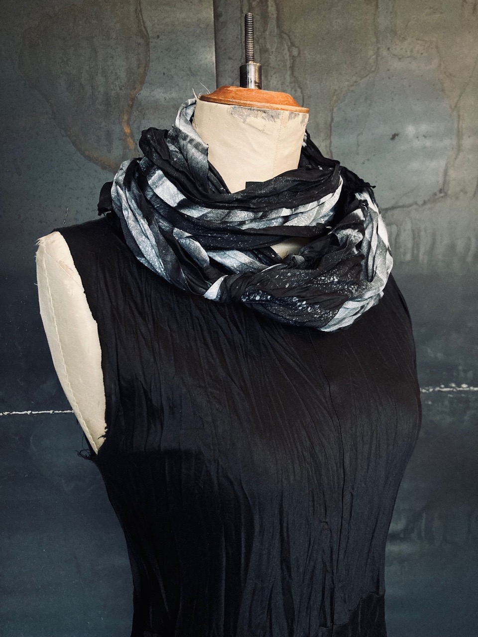 CRINKLED SILK SCARF - 5