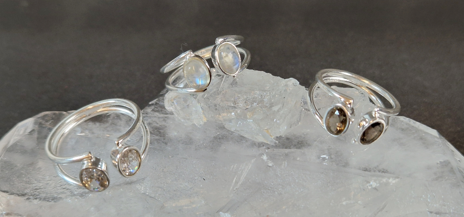 Ställbar silverring med Oval cabochon