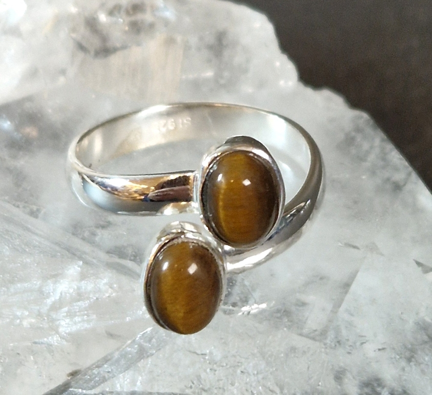 Ställbar silverring med två ovala cabochoner. - 6