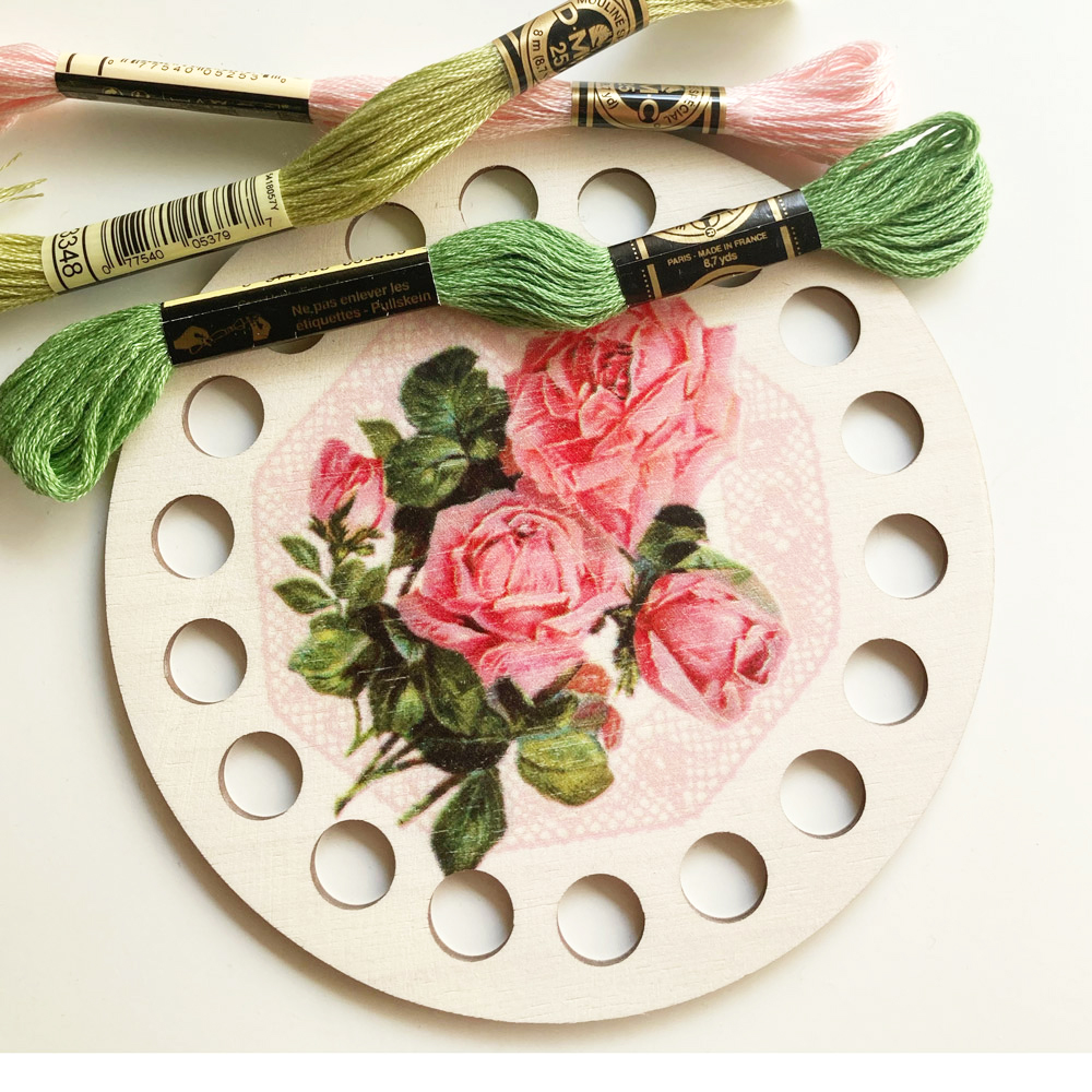 Broderigarns organisatör rund med rosa rosor Stor RTO-DZ31001