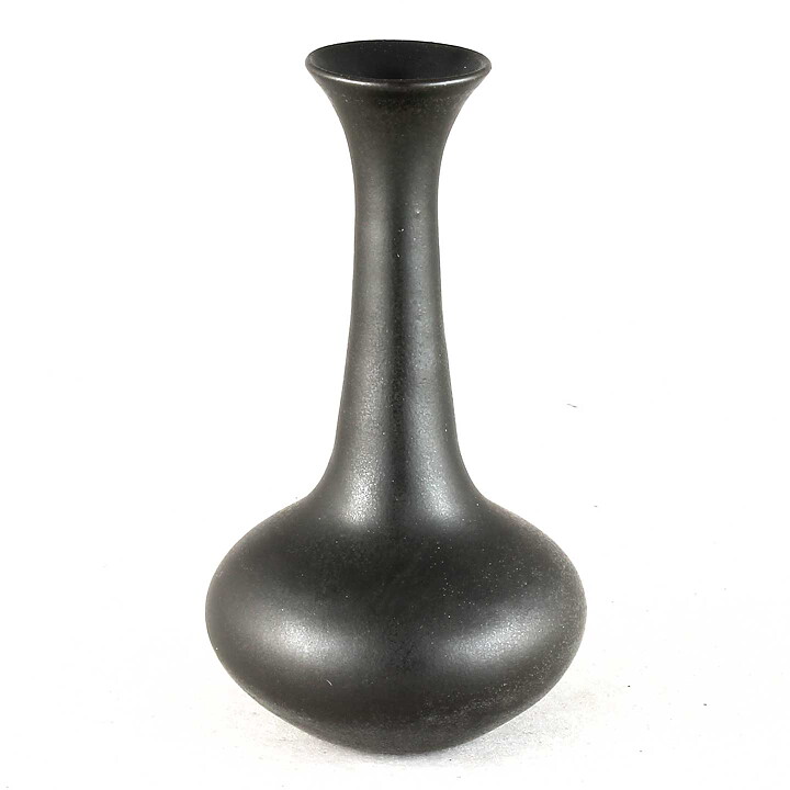 イングリッド・アッターボリ　Sintergodsシリーズ   ブラックのベース Vase 1957年