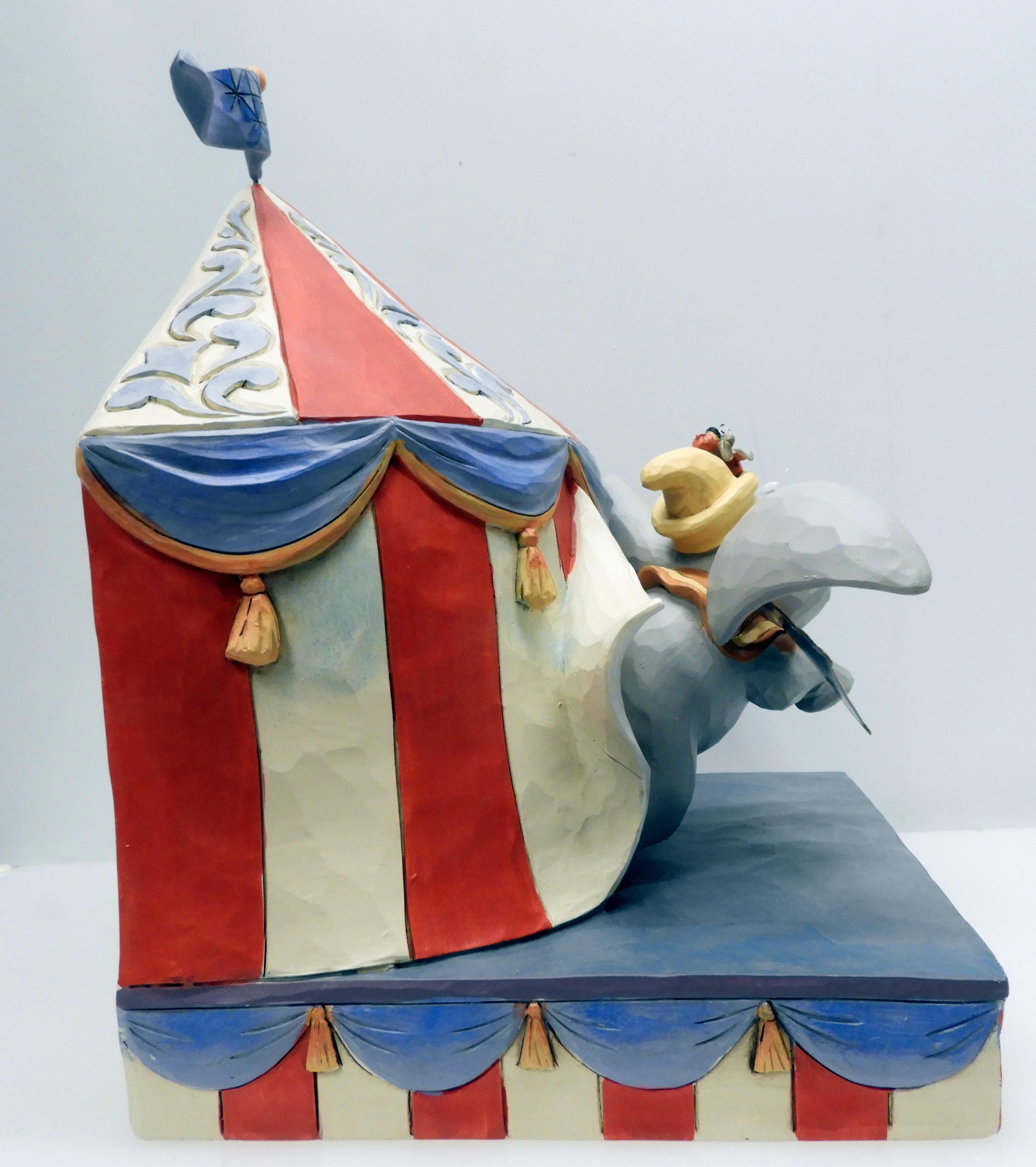 Dumbo över cirkustältet med sin vän Timothy av Jim Shore - 4
