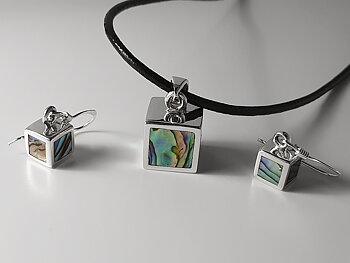 Set av abalonehänge och örhängen kub 925-silver