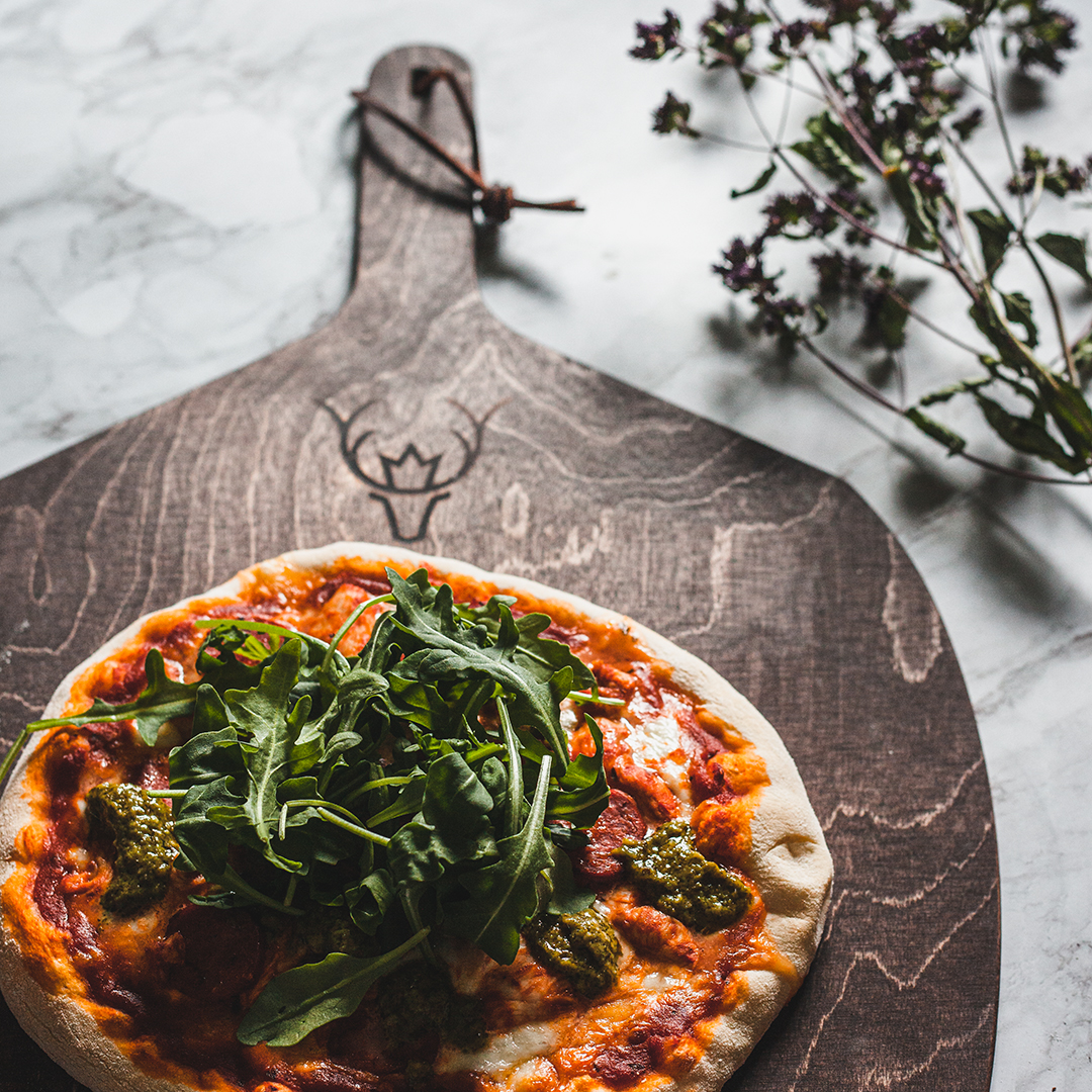 Pizza  på pizzaspade Svartlien