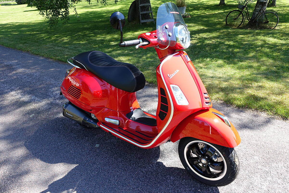 Vespa GTS 300 Sportkit - Vespa + Akrapovic - 3