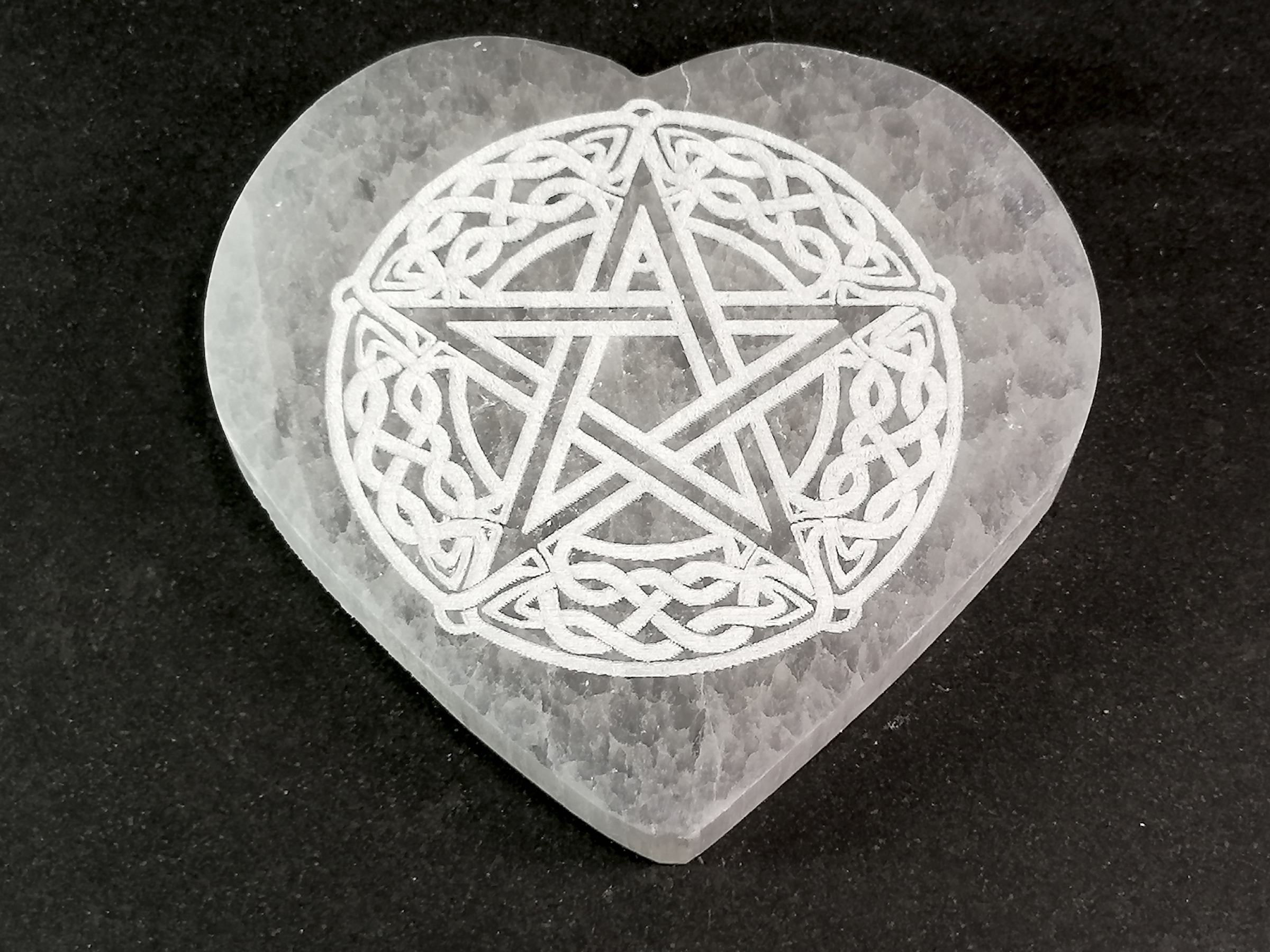 Selenit Laddningsplatta Hjärta med Keltiskt Pentagram 