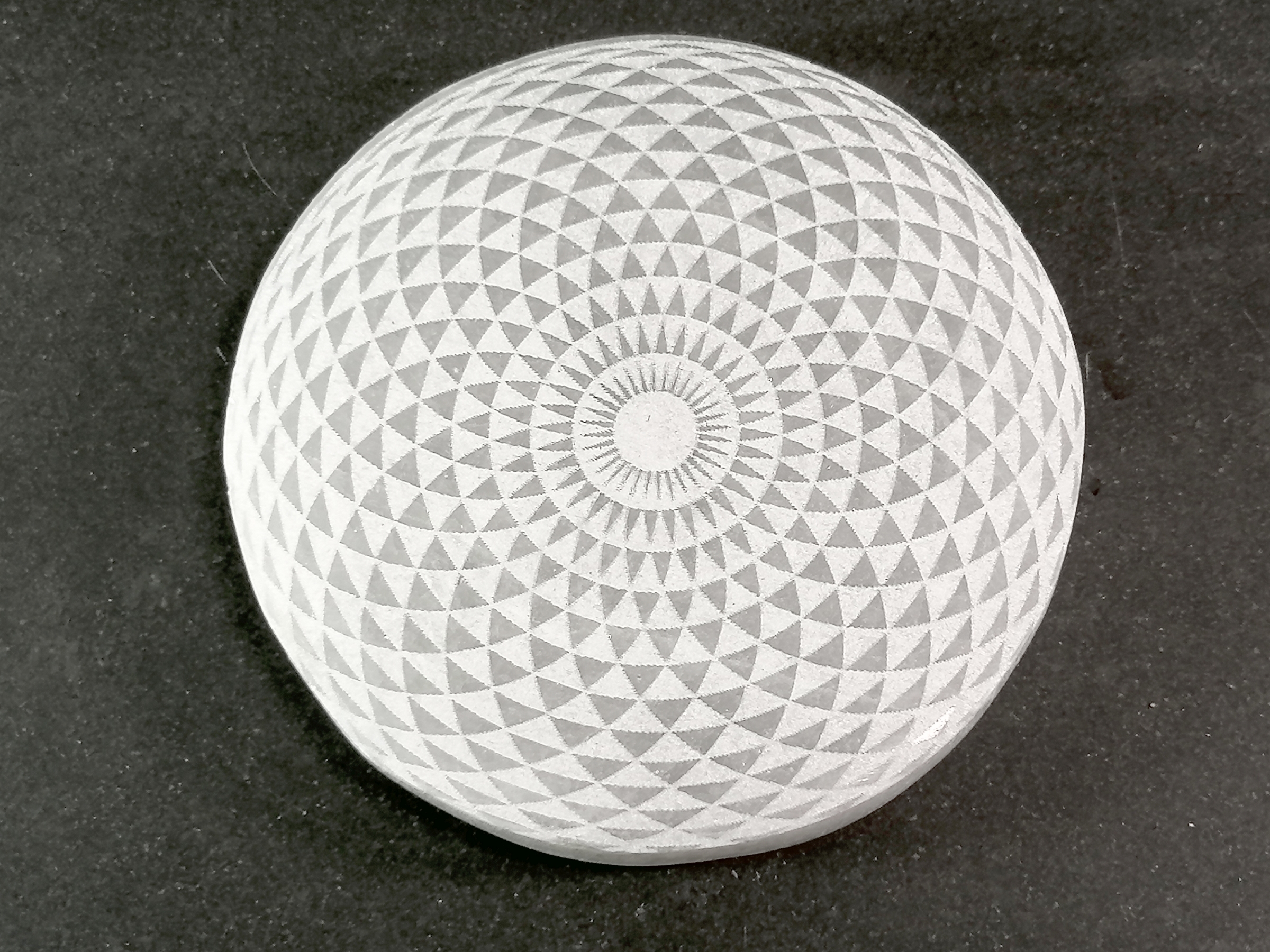 Vit Mandala Laddningsplatta i Selenit - 9cm