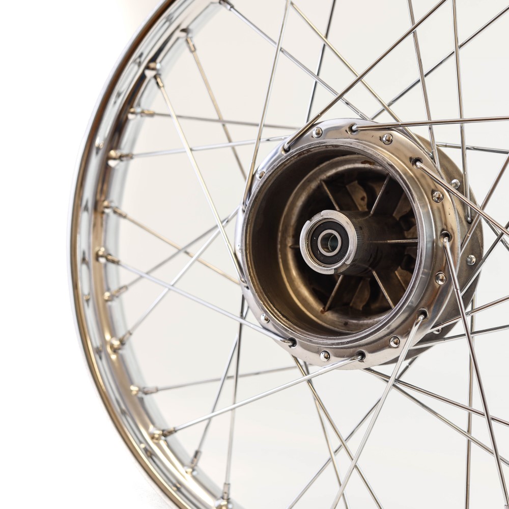 Rad Zündapp 17x1,50", 120 mm Nabe, passt vorne und hinten - 2