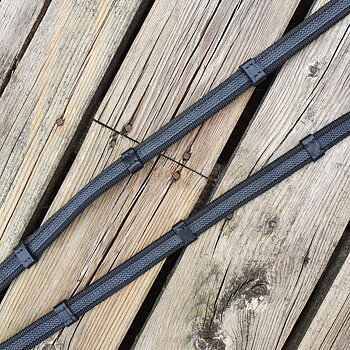 Nordic-Hors svart supergrepp tyglar med stopp med hakar i crom Längd  254 cm bredd 15 mm 