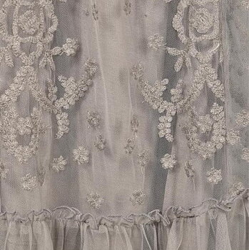 Klänning Kelly Pudergrå spets broderi JDL Clothing Romantisk vintage bohemian shabby chic