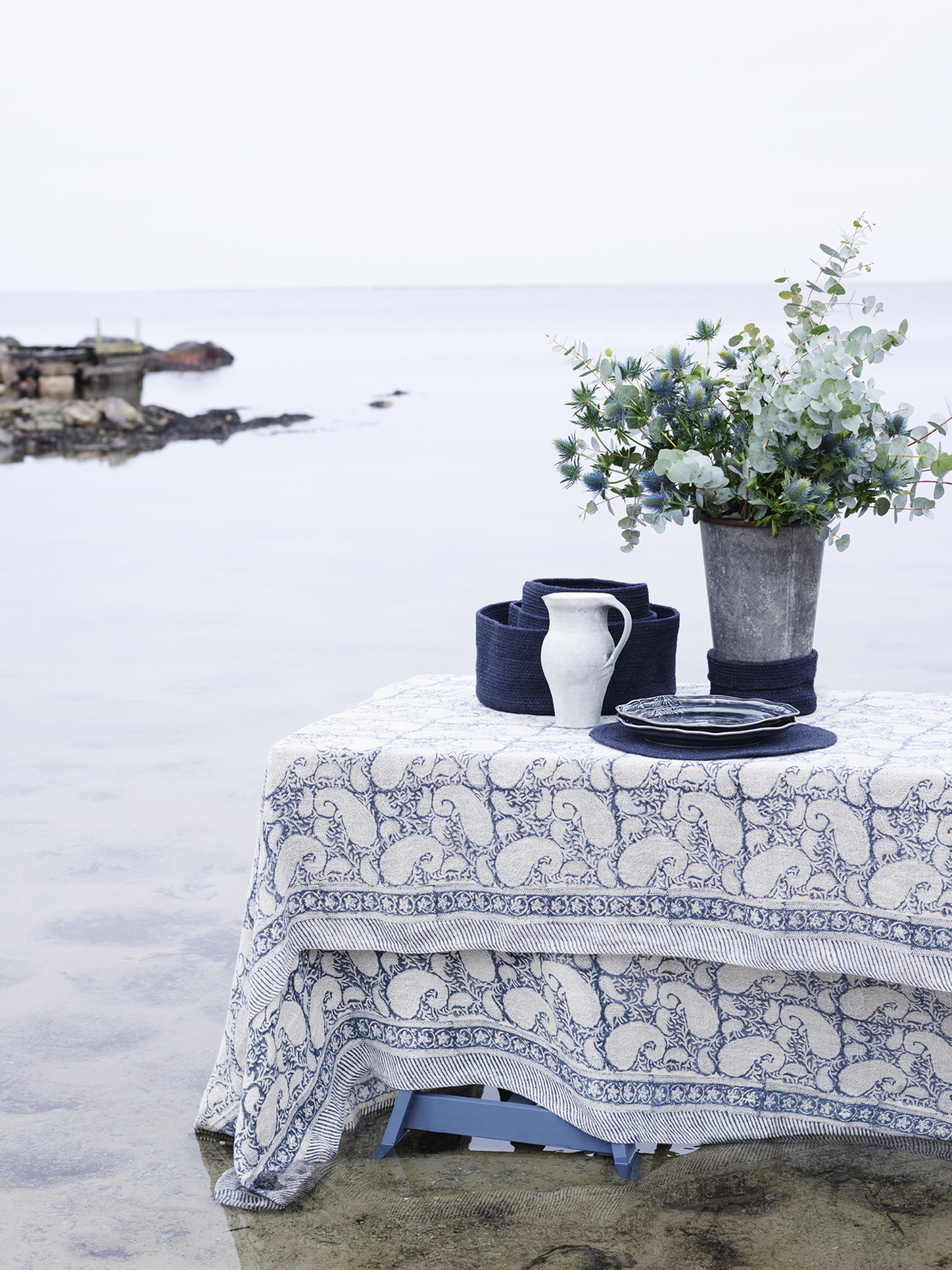 Chamois Linneduk Big Paisley Navy Blue - 170x270 - 2