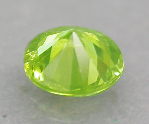 Granate demantoide ruso redondo muy raro de 3,1 mm - 3