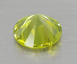 Diamante amarillo canario natural muy raro de 2,8 mm con brillo superior. - 2