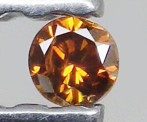Un diamante rojo anaranjado genuino natural muy raro de 1,8 mm