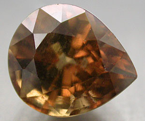 1,38 ct muy raro granate natural que cambia de color - 2