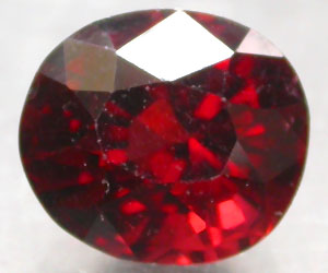 Piedra preciosa de granate piropo natural perfecta de lujo de 2,42 ct