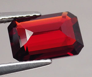 Piedra preciosa de granate piropo genuino muy hermosa de 1,55 ct - 2