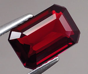 Piedra preciosa de granate piropo genuino muy hermosa de 1,55 ct