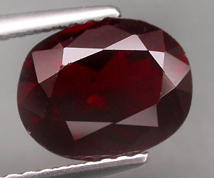 Piedra preciosa de granate piropo natural grande y hermosa de 2,23 ct