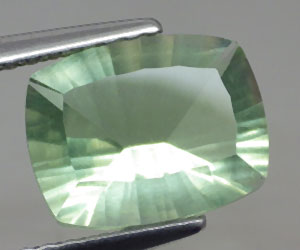 Hermosa piedra de fluorita verde natural sin tratar de 2,28 ct