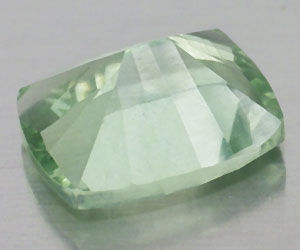 Hermosa piedra de fluorita verde natural sin tratar de 2,28 ct - 2