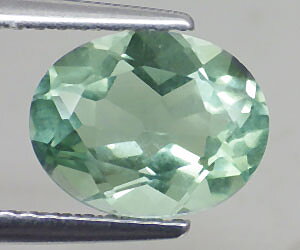 2,39 ct muy bonita fluorita verde natural sin tratar