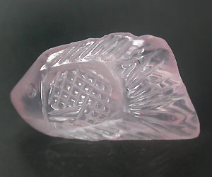 Piedra preciosa de cuarzo rosa grabada a mano grande y deliciosa de 11,94 ct