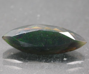Piedra preciosa de ópalo macizo natural única de 1,84 ct