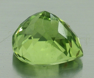 Piedra preciosa de peridoto genuino en forma de gota de lujo de 1,34 quilates - 2