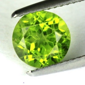 Piedra preciosa de peridoto auténtica redonda grande y lujosa de 7,7 mm de 2,10 ct