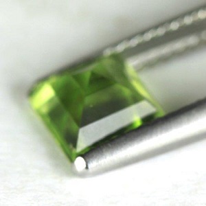 Piedra preciosa de peridoto de alta calidad muy hermosa de 1,27 ct - 2