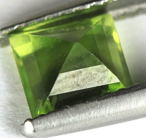 Piedra preciosa de peridoto natural de brillo superior delicioso de 1,31 ct - 2