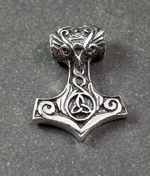 Tors hammare med Triquetra i silver
