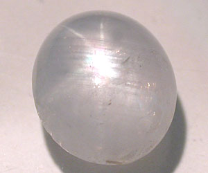 Zafiro estrella natural sin tratar muy raro de 4,15 ct