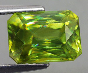 Piedra preciosa de esfena genuina (titanita) grande de alta calidad de 2,99 quilates - 2