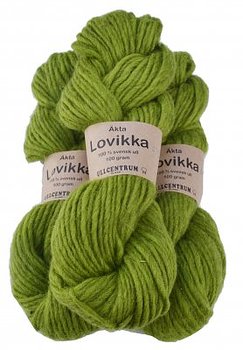 Gräsgrön på ljusgrått Lovikka ullgarn från Ullcentrum