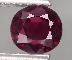 Piedra preciosa de espinela roja de alta calidad muy rara de 0,68 ct