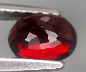 Espinela roja natural genuina de alta calidad rara de 0,60 ct - 2
