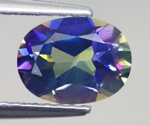 Piedra preciosa de topacio místico natural hermosa y brillante de 1,56 ct