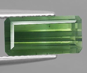 Piedra preciosa de turmalina verde natural lujosa grande de 2,76 ct