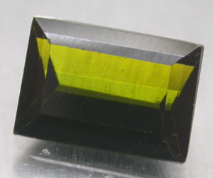 Piedra preciosa de turmalina verde natural grande de 2,42 ct - 3