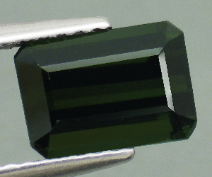 Piedra preciosa de turmalina verde natural grande y hermosa de 2,08 quilates sin tratar