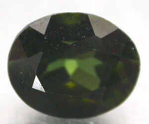 Lujosa piedra preciosa de turmalina verde cromada natural perfecta