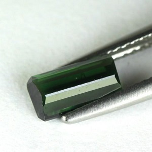 Hermosa turmalina verde natural sin tratar de 1,18 quilates - 2