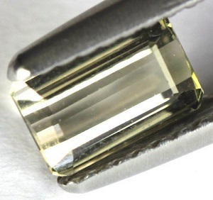 Piedra preciosa de turmalina verde natural genuina de 1,03 ct