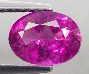 Piedra preciosa de turmalina rosa natural bellamente hermosa