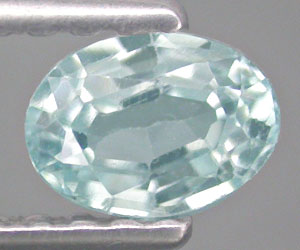 Brillante hermosa piedra preciosa de circón azul natural genuino